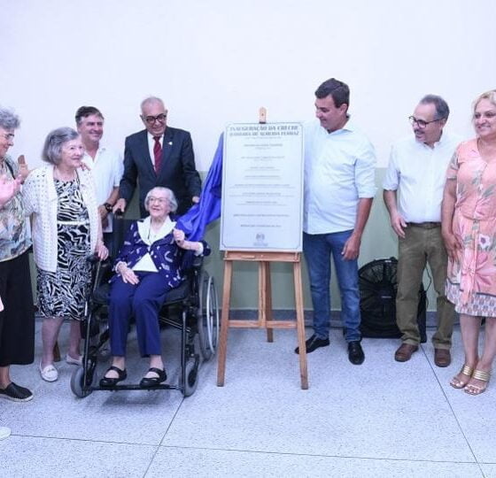Inauguração da Creche Bárbara de Almeida Ferraz" pelo Prefeito Nilson Gaspar"